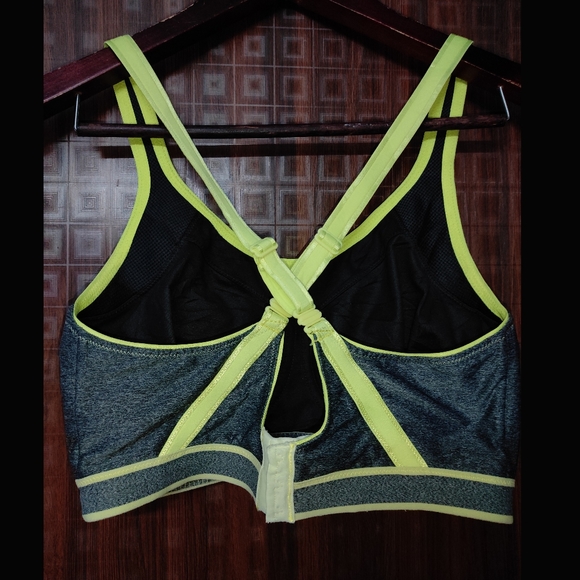 Grey CrossBack Sports Bra 😍 - Picture 3 of 8
